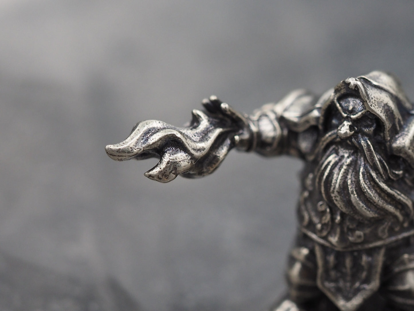 Dwarf Fire Mage - Spell Casting Fantasy White-Metal Mini Figure Set - Priest/Warlocks/Wizards - D&D - Dungeon's And Dragons Models