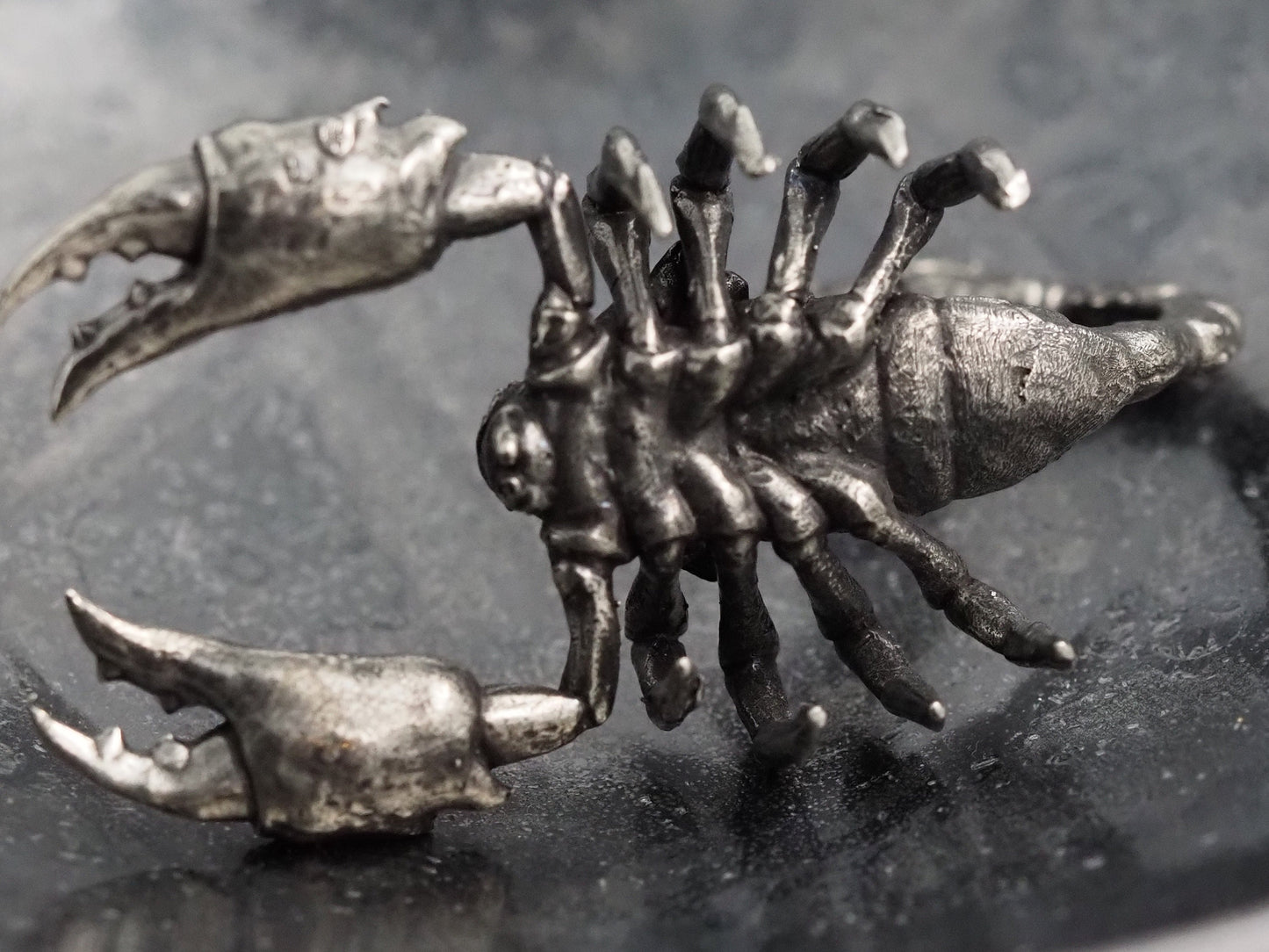 Giant Pair Of Summoned Scorpion - Beasts Born Of The Sands Of The Belly Of The Desert Underworld - Cosmic Fantasy White-Metal Mini Figures