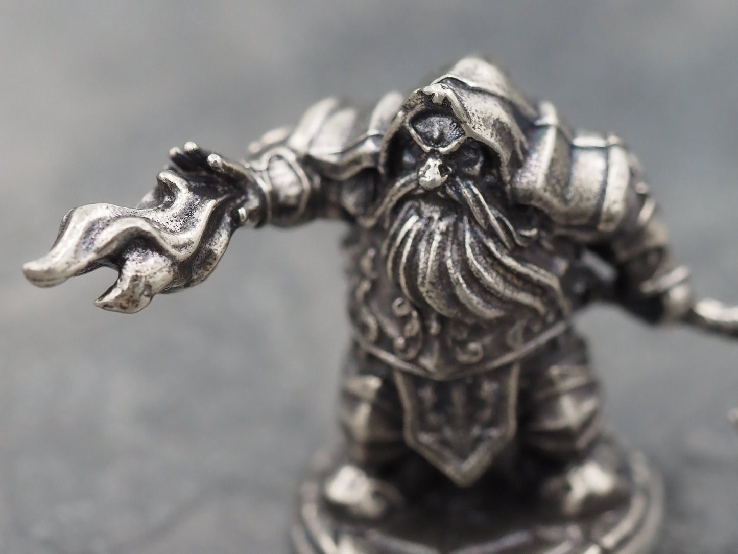 Dwarf Fire Mage - Spell Casting Fantasy White-Metal Mini Figure Set - Priest/Warlocks/Wizards - D&D - Dungeon's And Dragons Models