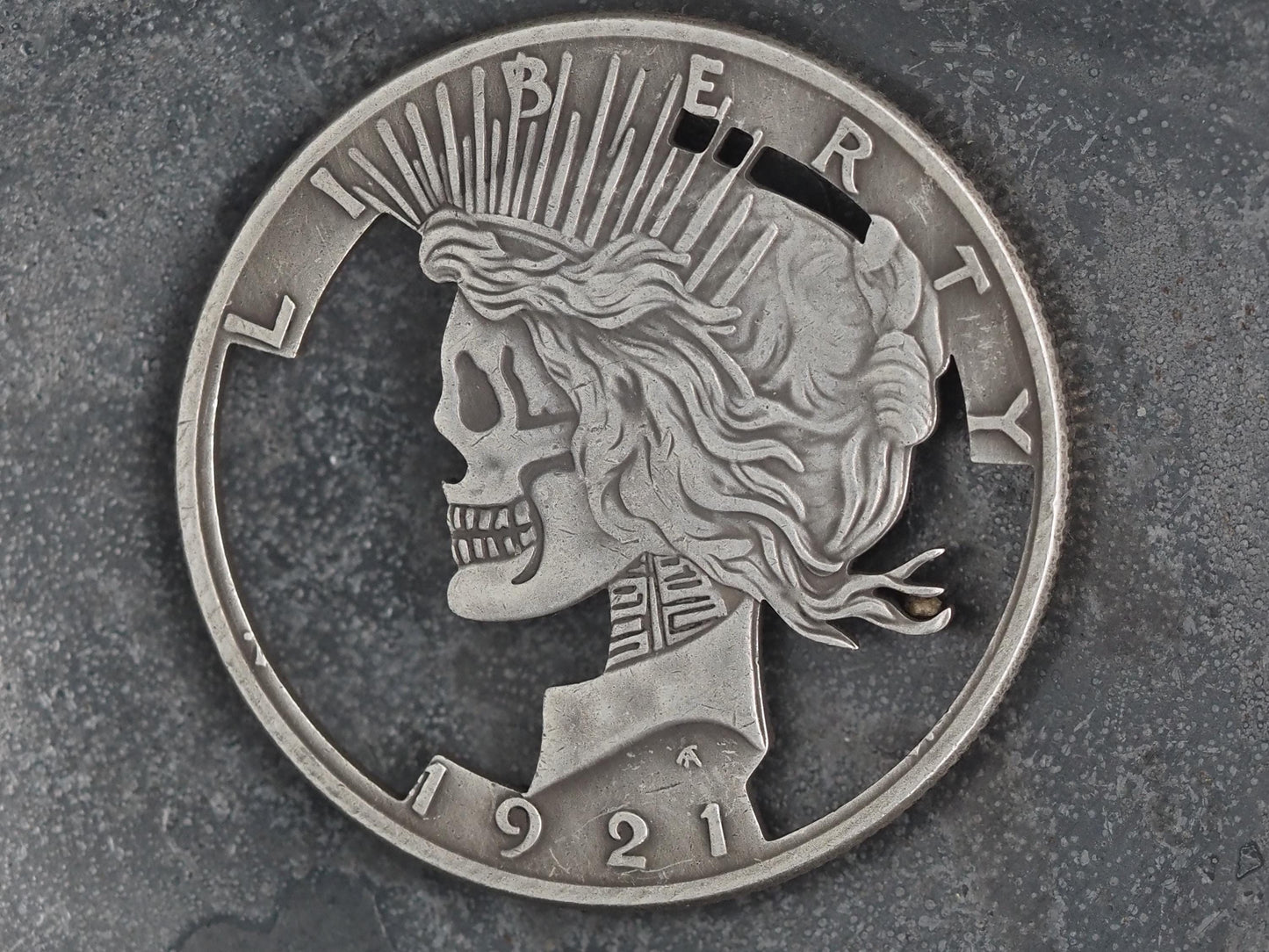 Cut Lady Liberty Skull Peace Hobo Coin - Memento Mori/Vanitas/Skeleton/Gothic/Cool/Icon/Rocker/Biker/Token – Collectible Or Pendant