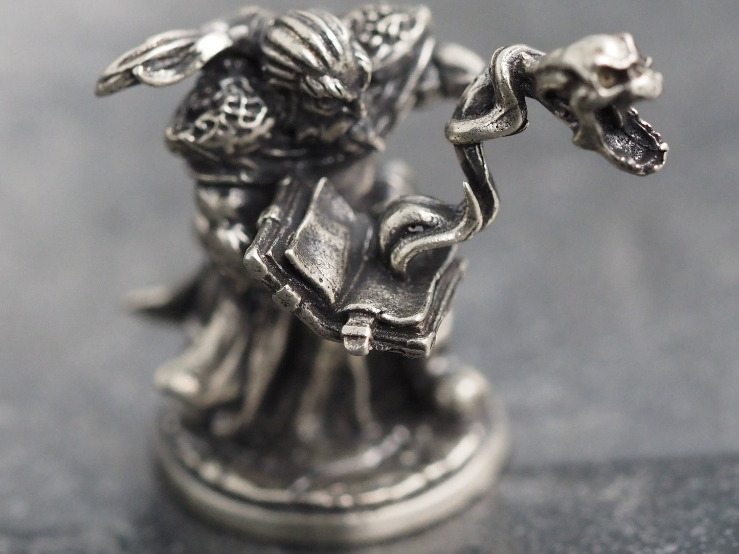 Dwarf Warlock - Spell Casting Fantasy White-Metal Mini Figure Set - Mage/Priest/Wizards - D&D - Dungeon's And Dragons Models