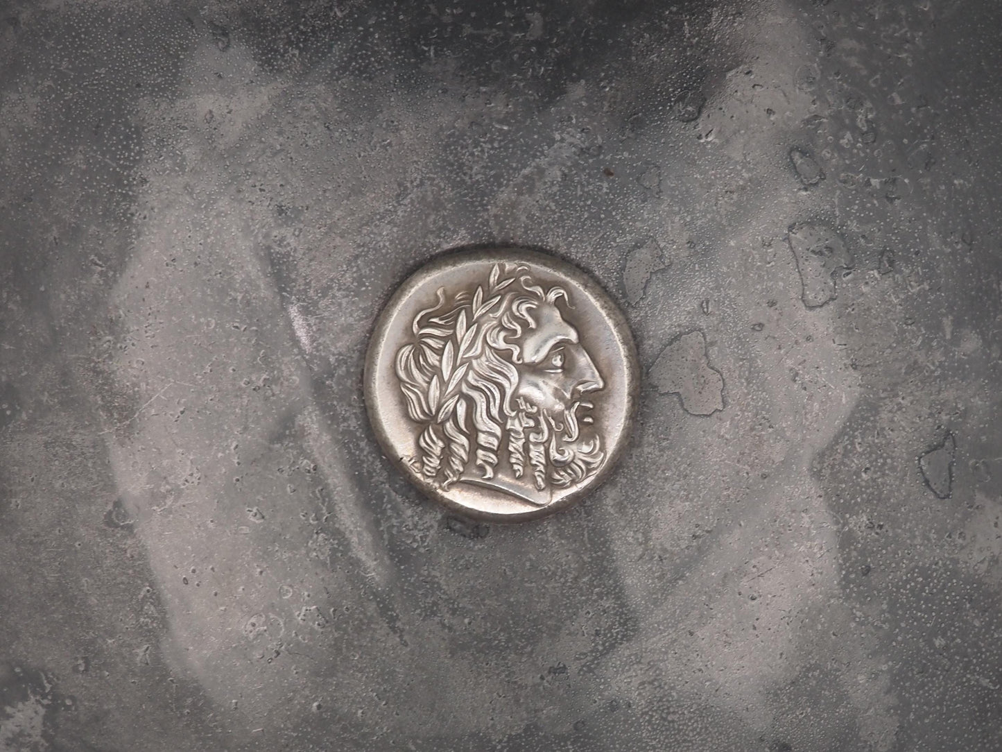 Replica of Hevy Ancient Greek Coin CRETE Lyttos 3rd century B.C. - Laureate Head Of Zeus - In Plating - Great Collectable