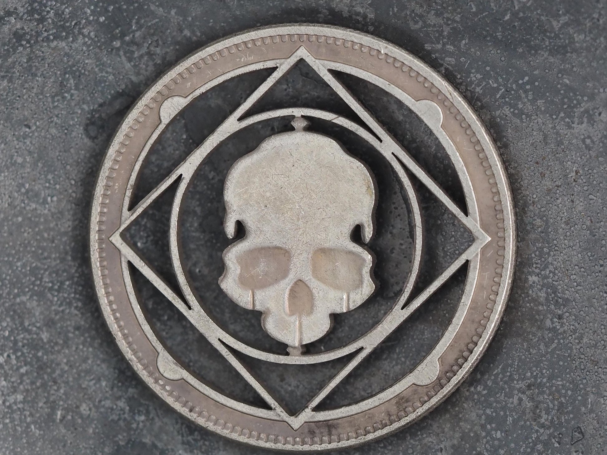 Cut D&D Skull Morgan Hobo Coin Necklace - Freemasonry/Masonic/Sigil/Creed/Memento Mori/History/Relic/Medieval/War – Necklace