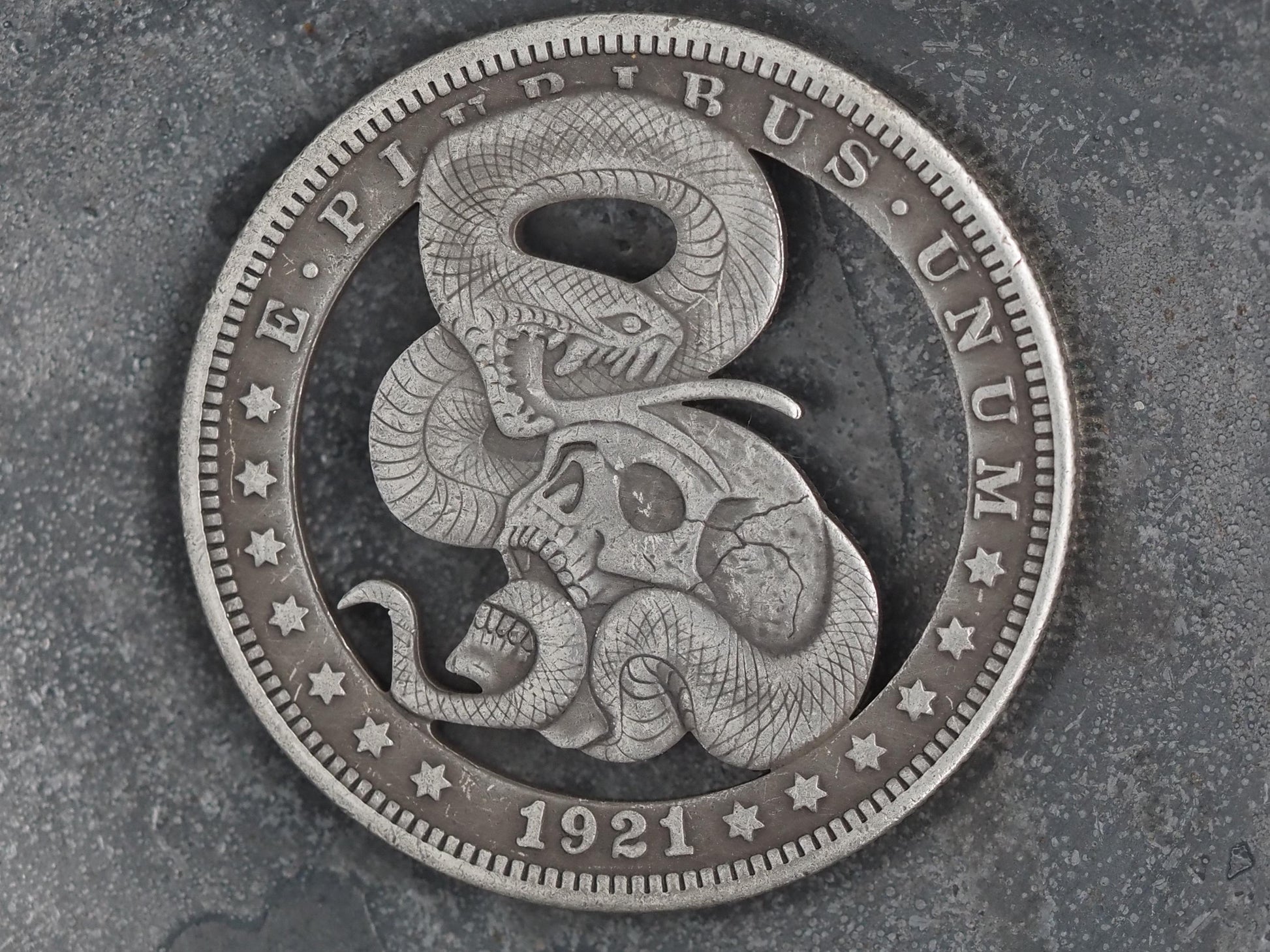 Cut Viper & Skull Morgan Hobo Coin - Memento Mori/Vanitas/Gothic/Death/Snake/Wild West/Texan/Texas/Animal/Fun/Gift – Collectible Or Pendant